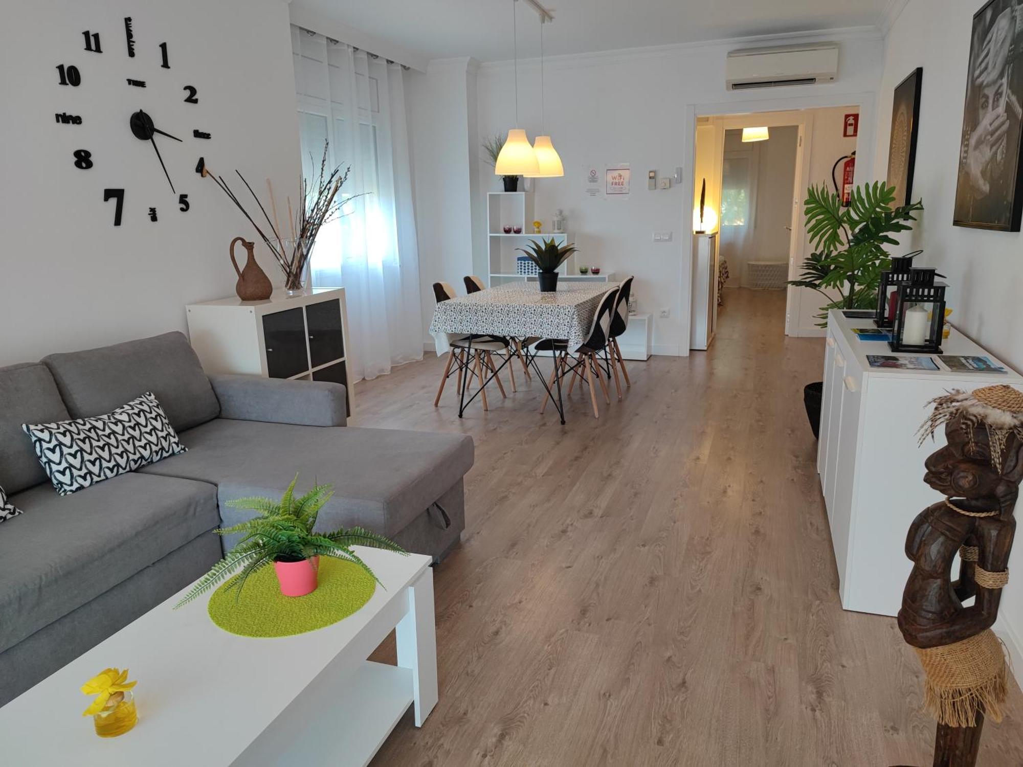 Apartamento Completo Muy Cerca Del Centro Ideal Para Familias Con Piscina Figueres  Exterior photo